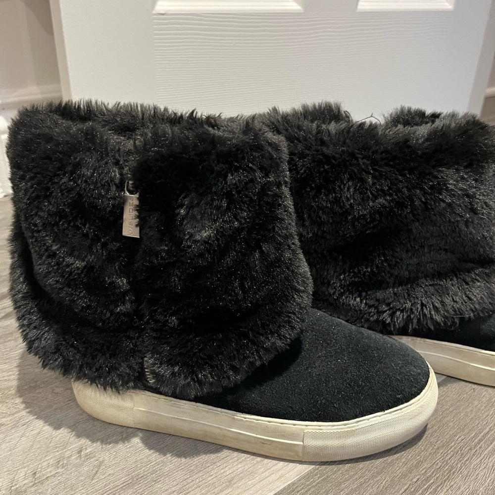 J Slides Boots